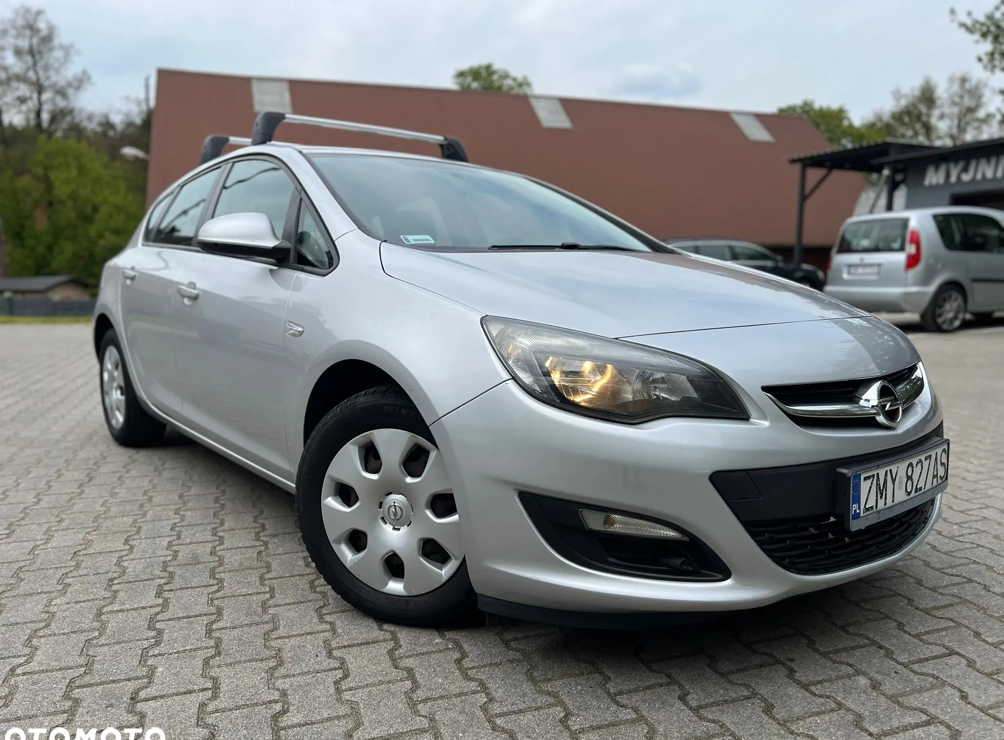 Opel Astra cena 25000 przebieg: 306000, rok produkcji 2014 z Piechowice małe 79